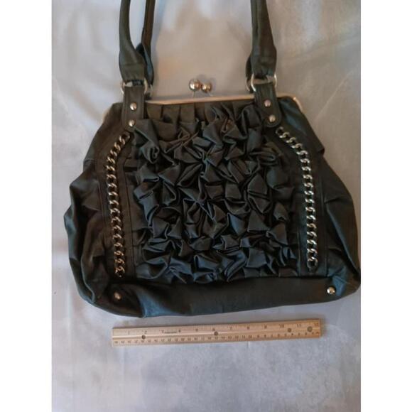 Amazing Versona Handbag - Picture 2 of 4